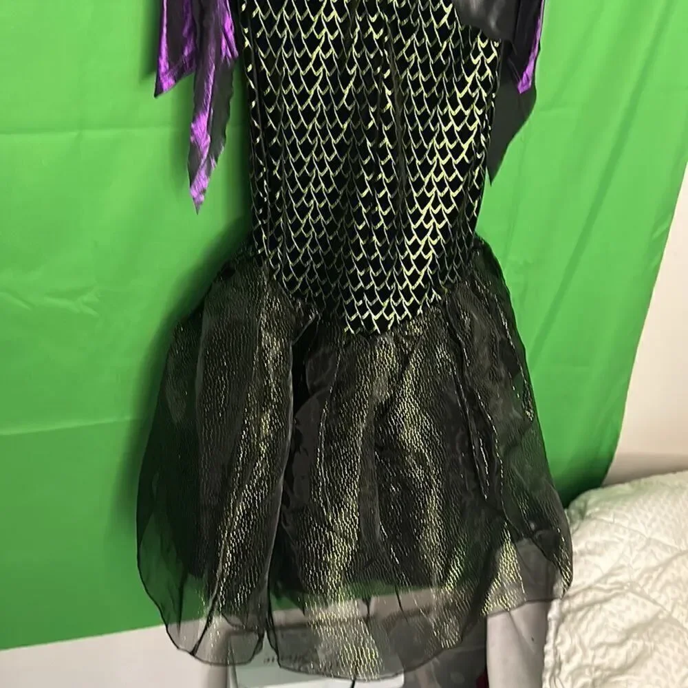 NWT Maleficent Disney’s Villans Size M 8-10 Dress up Cosplay